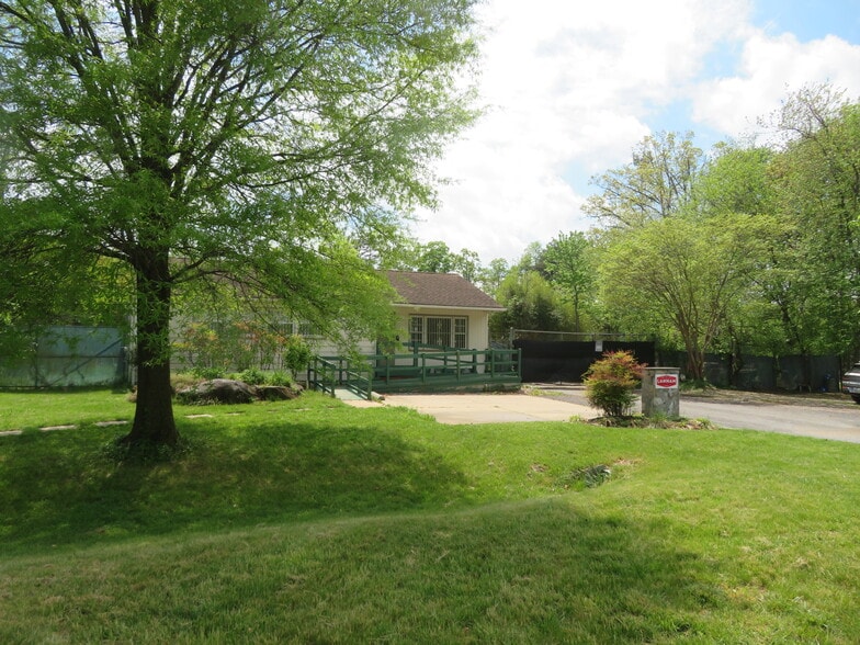 9607 Annapolis Rd, Lanham, MD for lease - Building Photo - Image 3 of 28