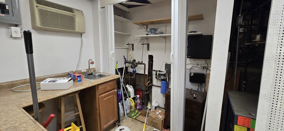 3232 Francis Lewis Blvd, Flushing, NY for lease - Building Photo - Image 3 of 14