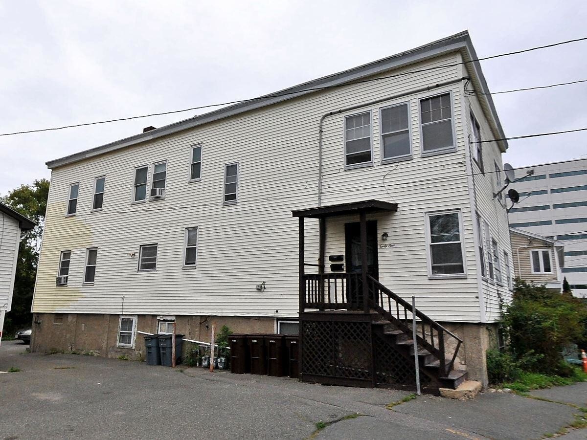 41 Oak Island St, Revere, MA 02151