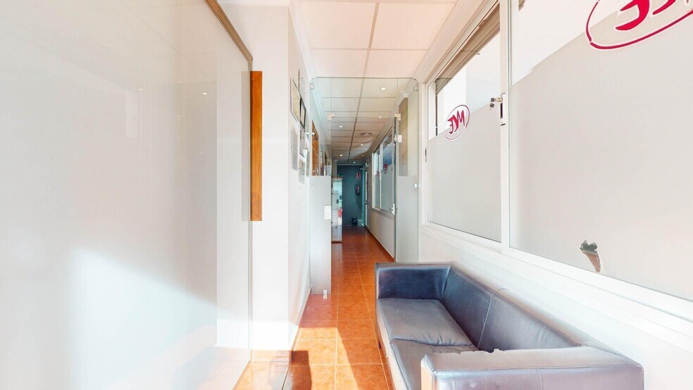 Retail in Marbella, Málaga for sale - Interior Photo - Image 1 of 29