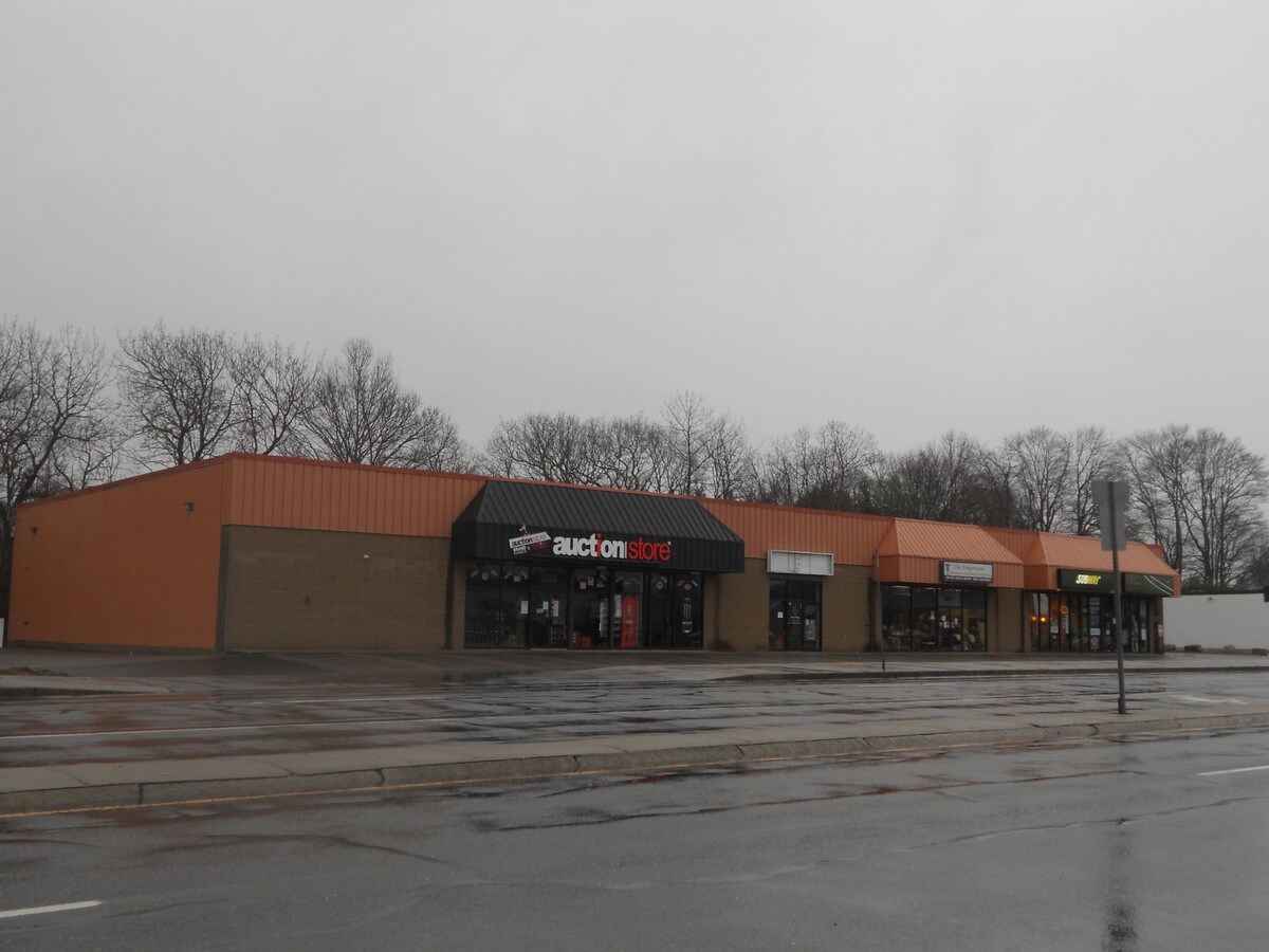 7579 Swansea Mall Dr, Swansea, MA 02777