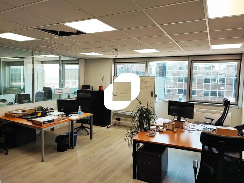 Office in Noisy-le-Grand for sale - Interior Photo - Image 1 of 5