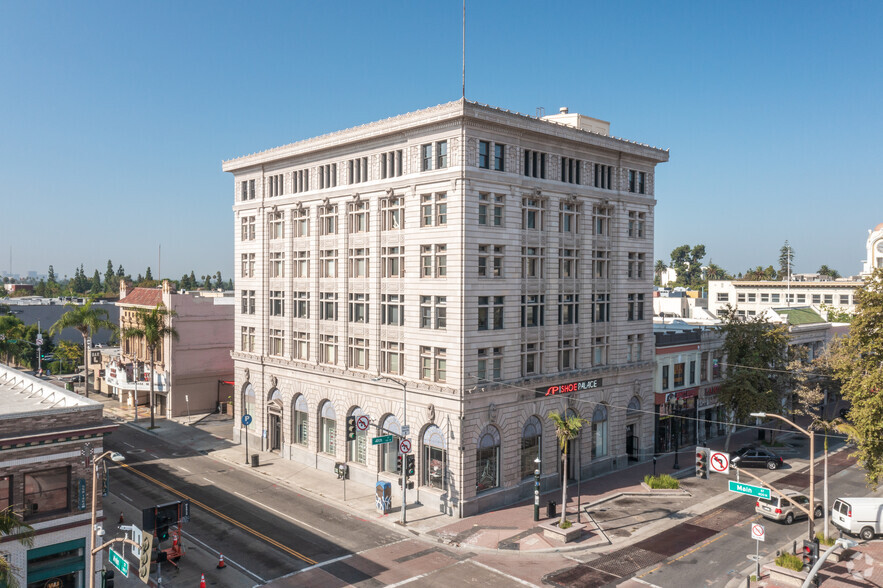 106 W 4th St, Santa Ana, CA for lease - Building Photo - Image 3 of 14