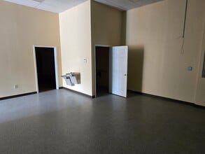 4296 Old Suwanee Rd, Buford, GA for lease Building Photo- Image 2 of 5