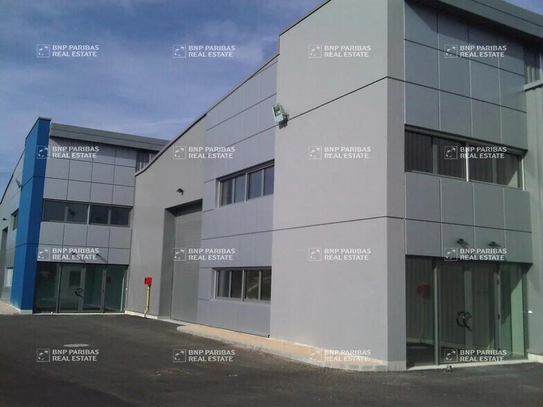 Flex in Ingré for lease - Building Photo - Image 3 of 9