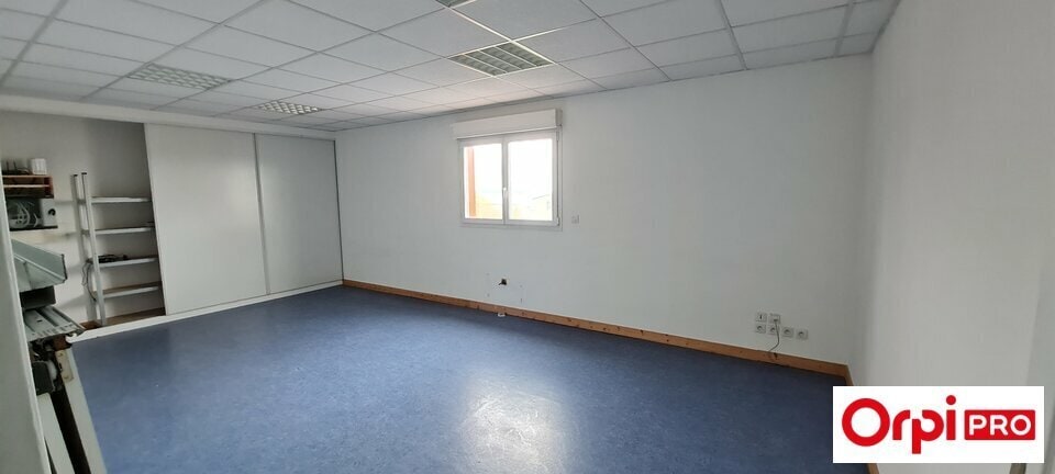 Office in Yffiniac for lease - Interior Photo - Image 3 of 5
