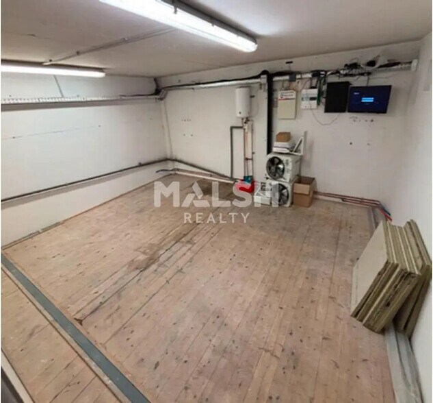 Office in Villefontaine for lease - Interior Photo - Image 3 of 6