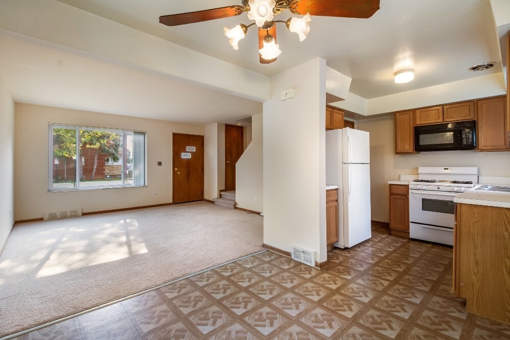 24563 Kelly Rd, Eastpointe, MI for sale Interior Photo- Image 1 of 1