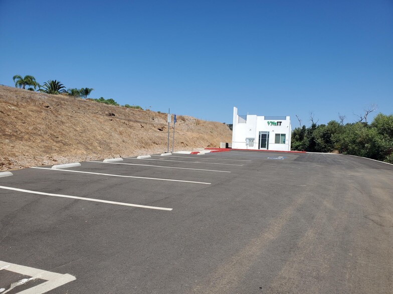 5425 Mission Rd, Bonsall, CA for lease - Building Photo - Image 3 of 19