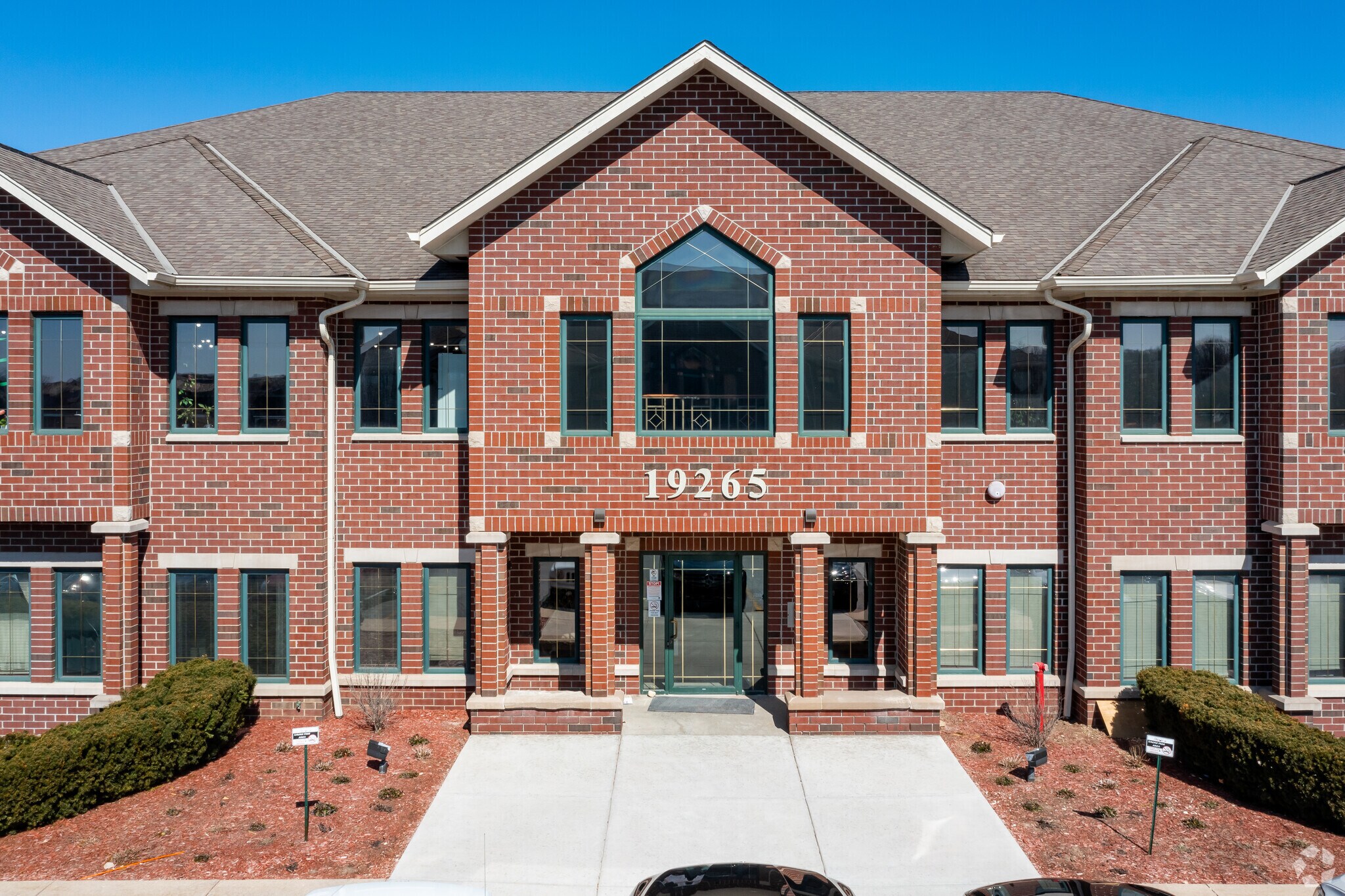 19265 W Capitol Dr, Brookfield, WI 53045