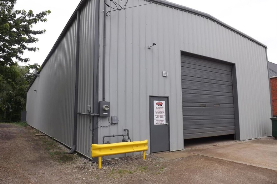 1097 W McPherson Hwy, Clyde, OH for sale - Building Photo - Image 1 of 1