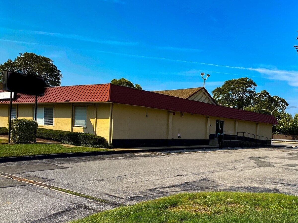 105 Route 109, Farmingdale, NY 11735