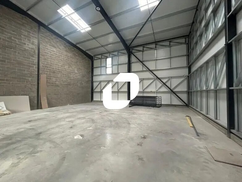 34 Rue Paul Journee, Chaumont-en-Vexin for sale - Building Photo - Image 2 of 12