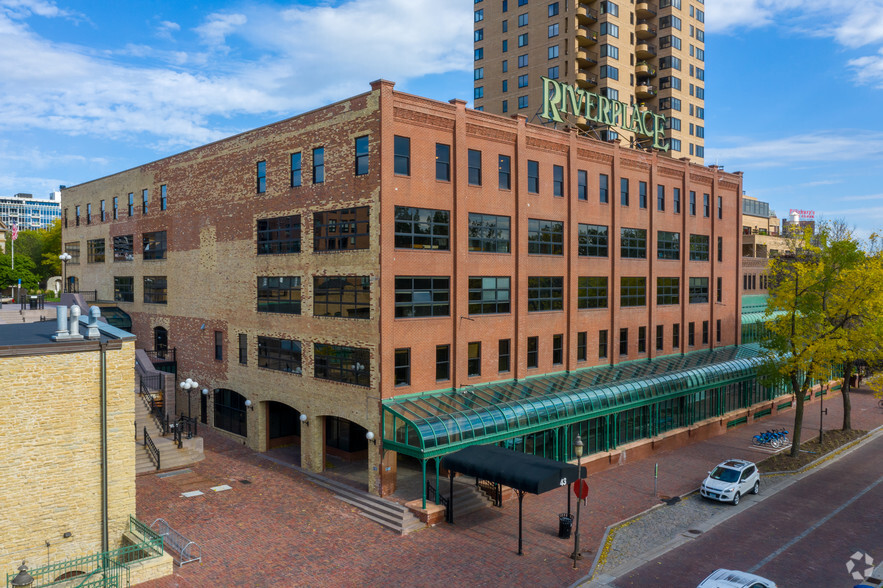 43 Main St SE, Minneapolis, MN for lease - Primary Photo - Image 1 of 14