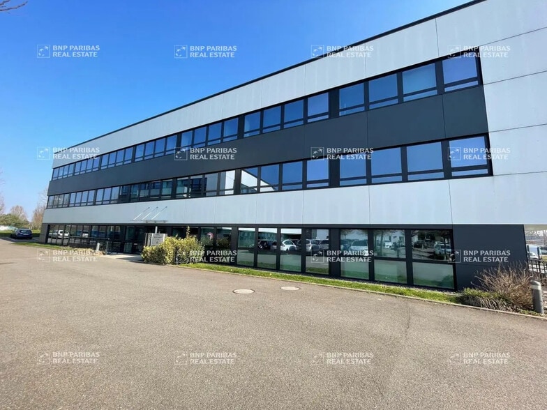 Office in Schiltigheim for lease - Building Photo - Image 1 of 26