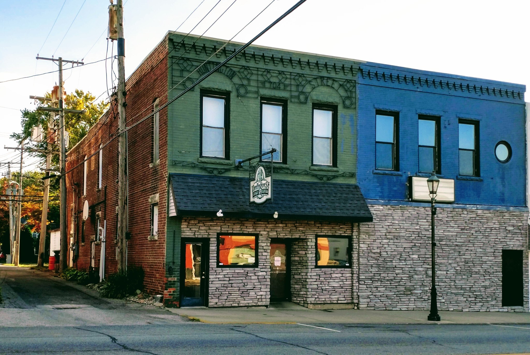 704 N Huntington St, Syracuse, IN for sale Primary Photo- Image 1 of 1