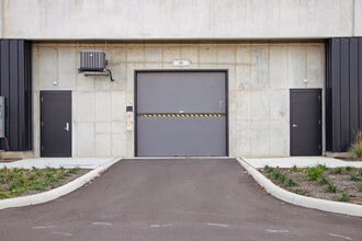 2882 Lewis Centre Way, Urbancrest, OH for lease Interior Photo- Image 1 of 6