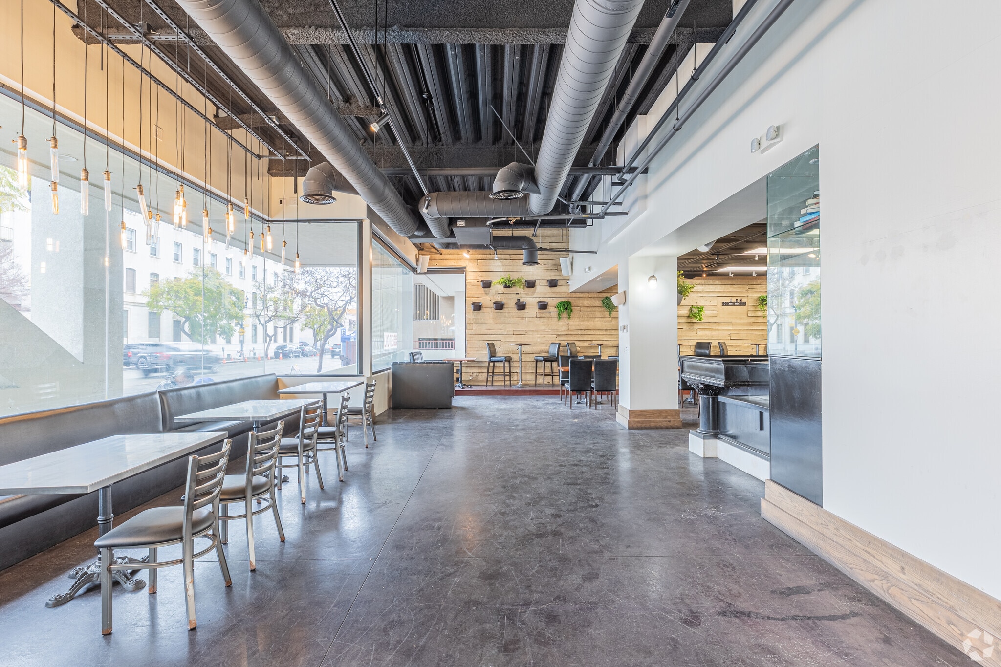 925 B St, San Diego, CA for sale Interior Photo- Image 1 of 6