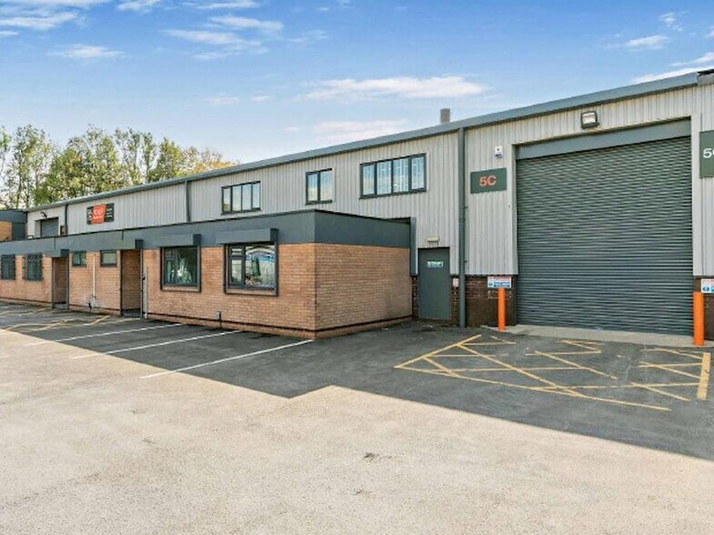 Transpennine Trading Estate, Gorrells Way, Rochdale for lease - Building Photo - Image 3 of 19