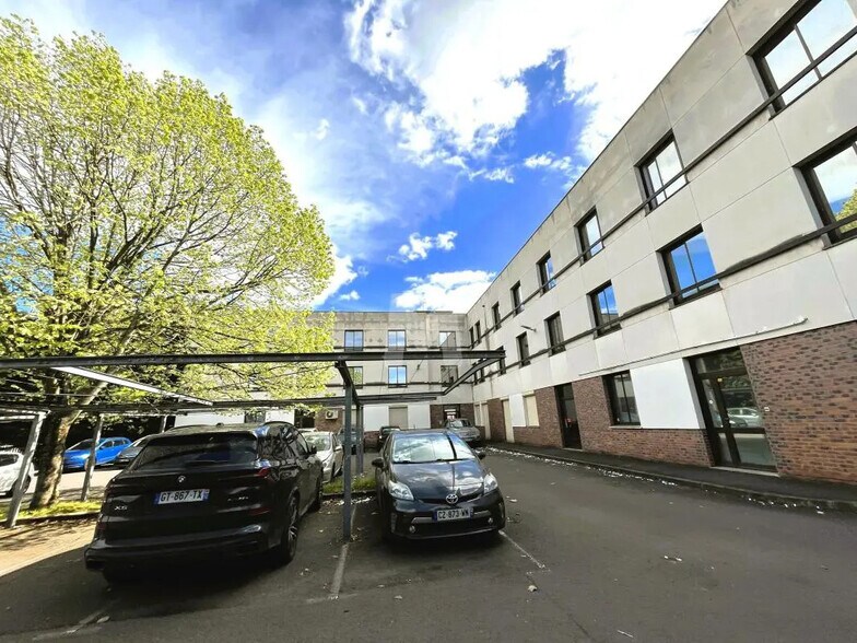 Office in Évry-Courcouronnes for sale - Building Photo - Image 3 of 12