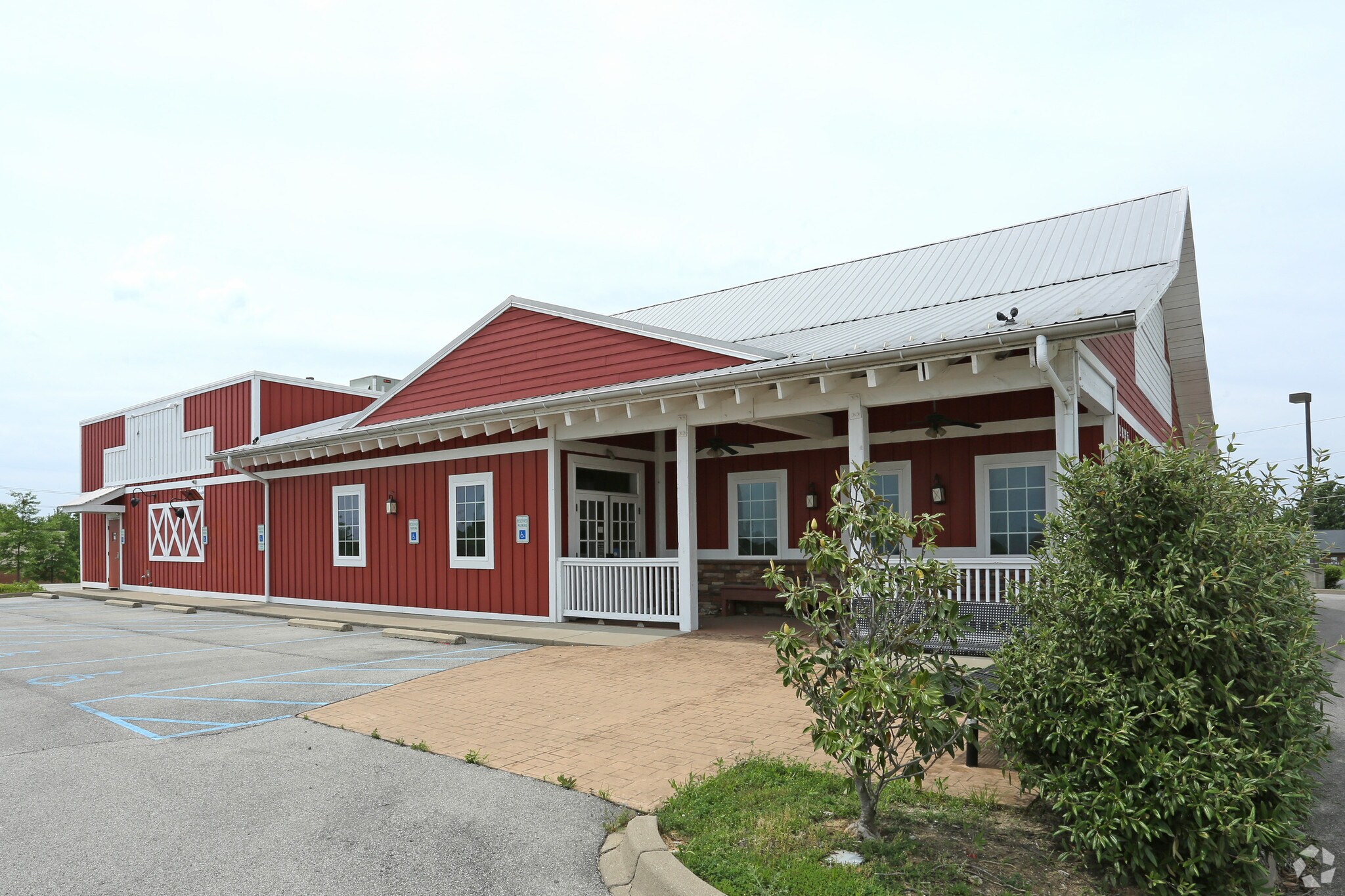 2835 Holmans Ln, Jeffersonville, IN for sale Primary Photo- Image 1 of 1