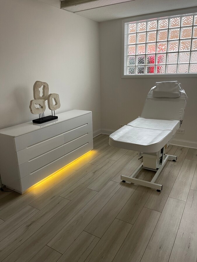 1405 S Harlem Ave, Berwyn, IL 60402 - Unit 1405 - - Interior Photo - Image 1 of 4