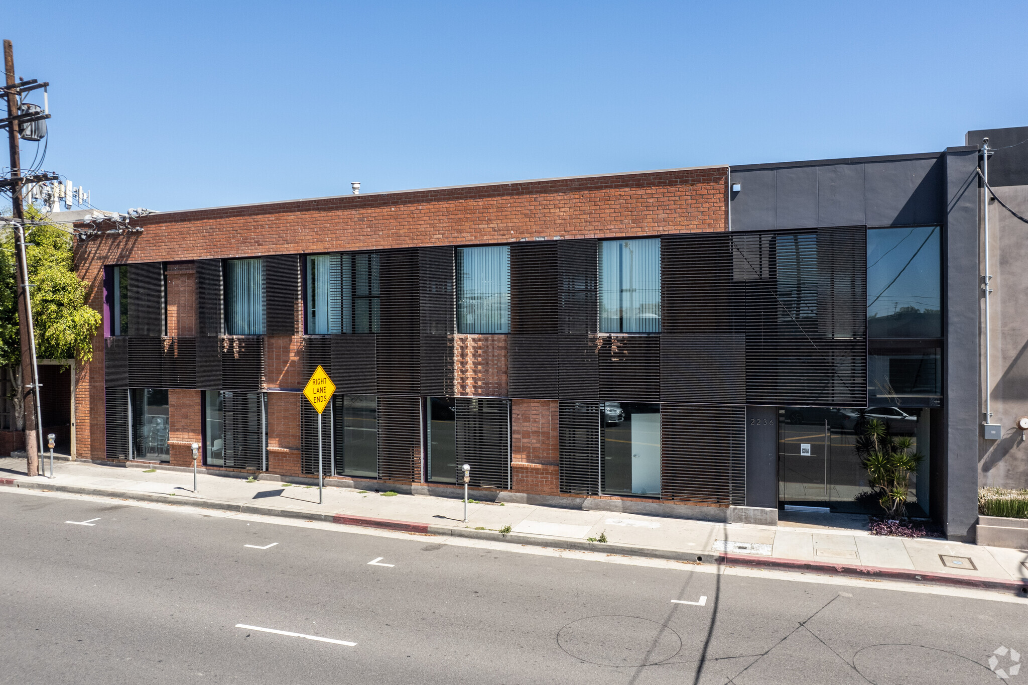 2236 S Barrington Ave, Los Angeles, CA for lease Primary Photo- Image 1 of 36