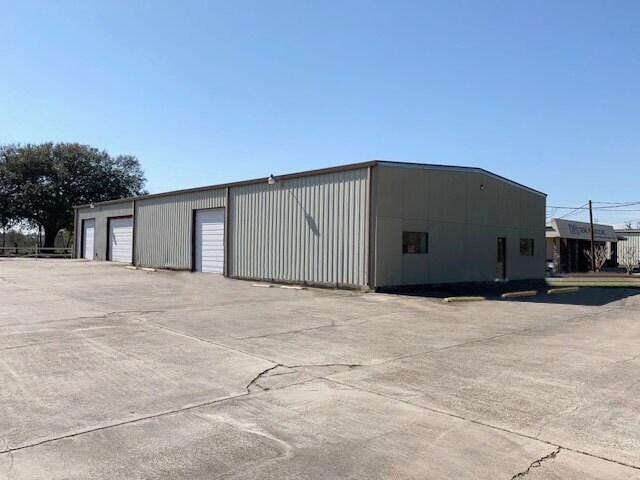 1602 Old Angleton Rd, Clute, TX for sale Building Photo- Image 1 of 1