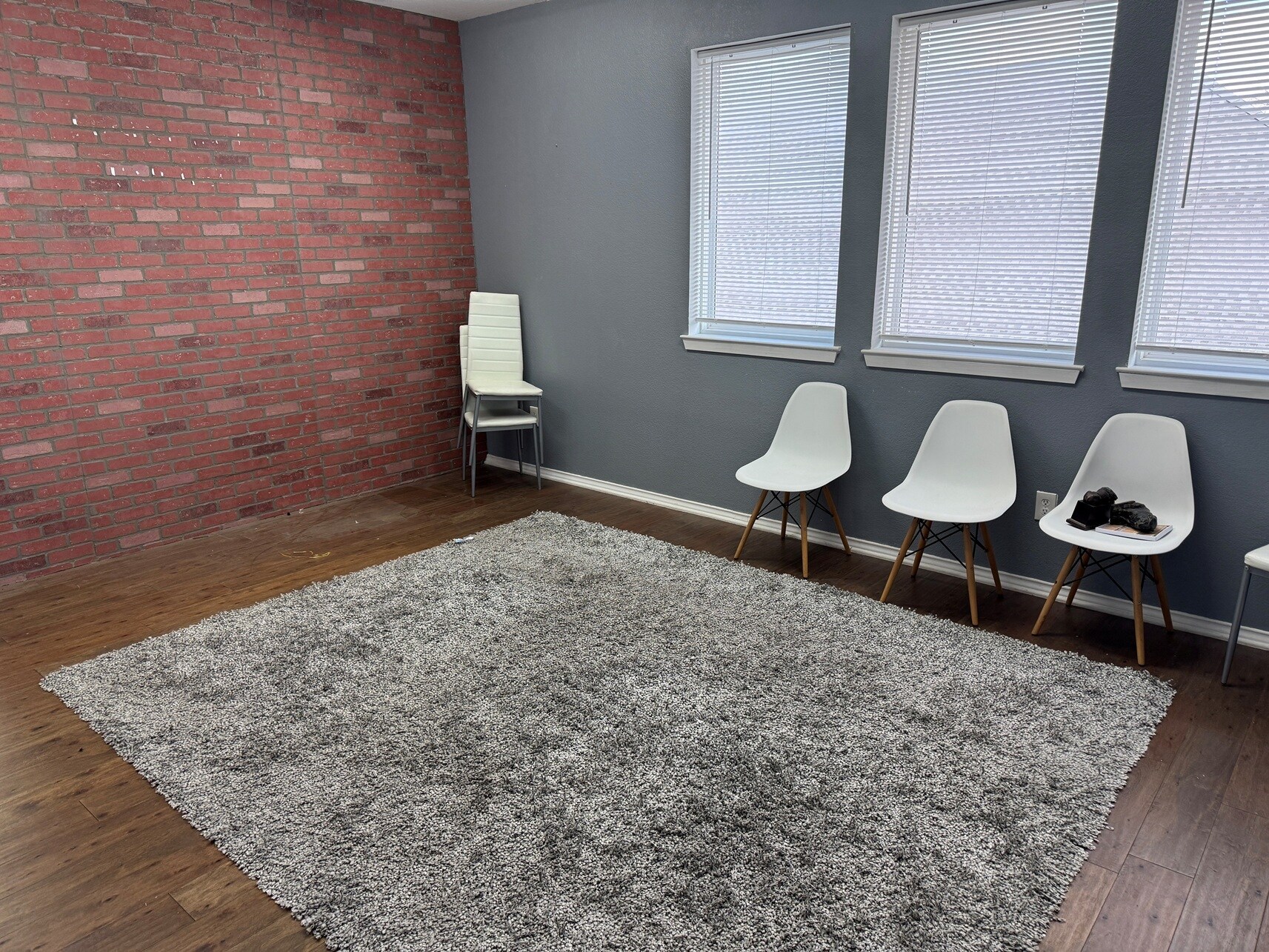 320 W Belt Line Rd, Cedar Hill, TX for lease Interior Photo- Image 1 of 2