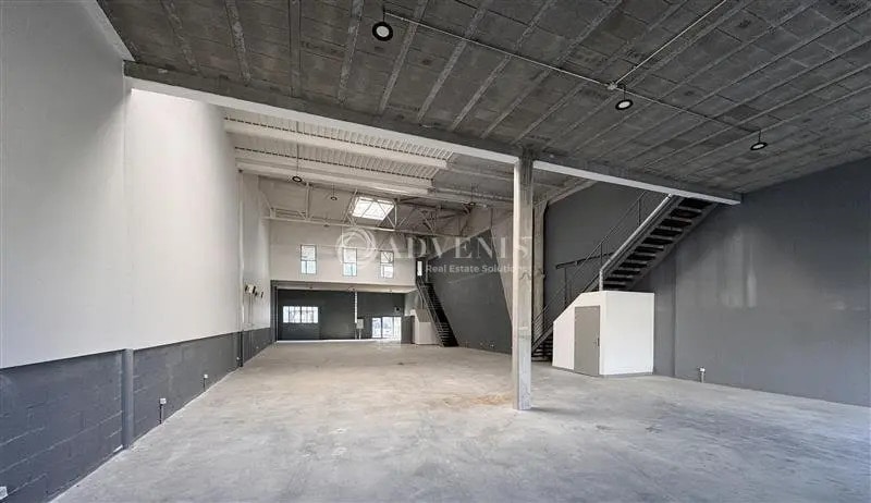 Flex in Vaux-le-Pénil for lease - Interior Photo - Image 2 of 7