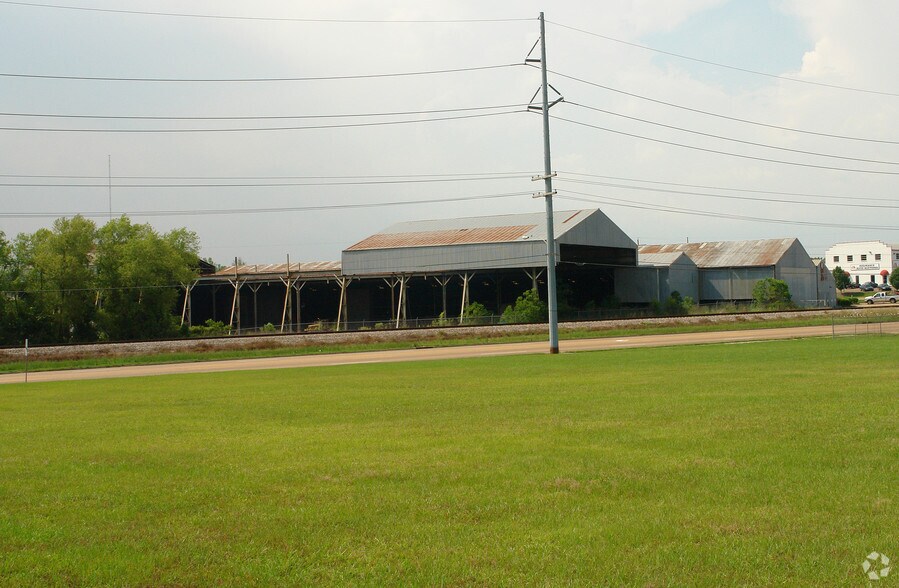 111 Beasley Rd, Jackson, MS 39206