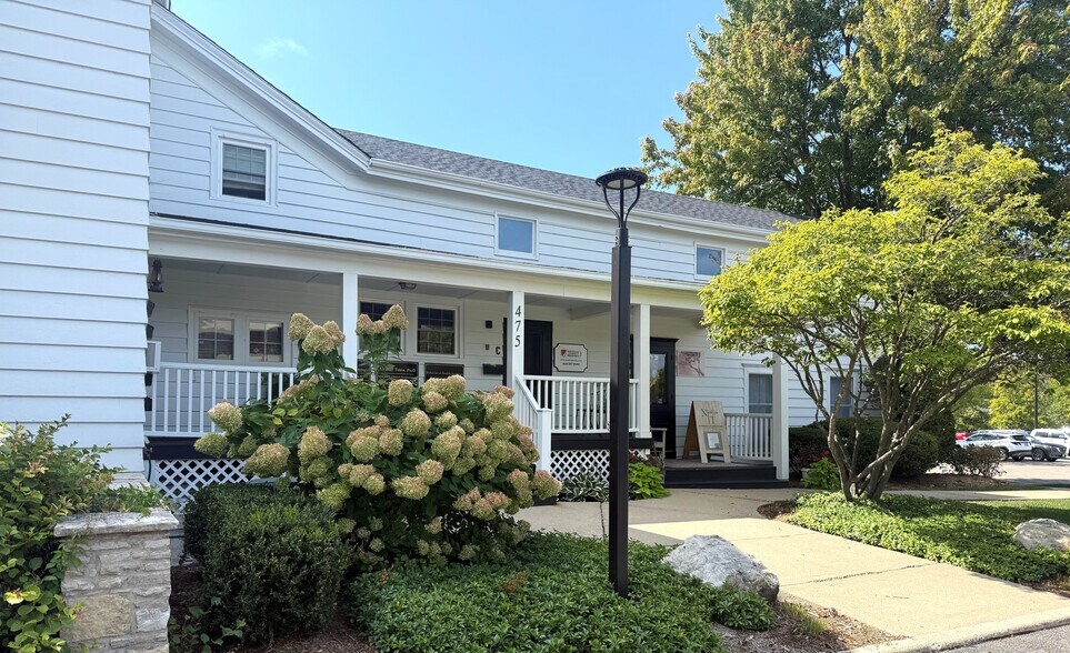 475 Dunham Rd, St Charles, IL for sale - Building Photo - Image 1 of 1