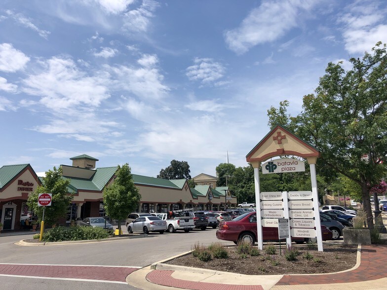 134-160 W Wilson St, Batavia, IL for lease - Batavia Plaza - Image 1 of 13