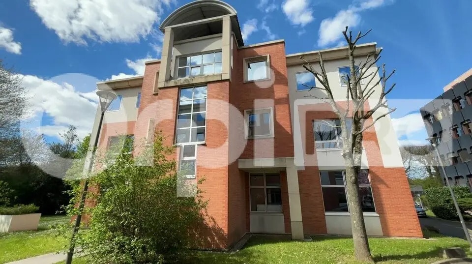 Flex in Chevilly-Larue for lease - Building Photo - Image 3 of 4