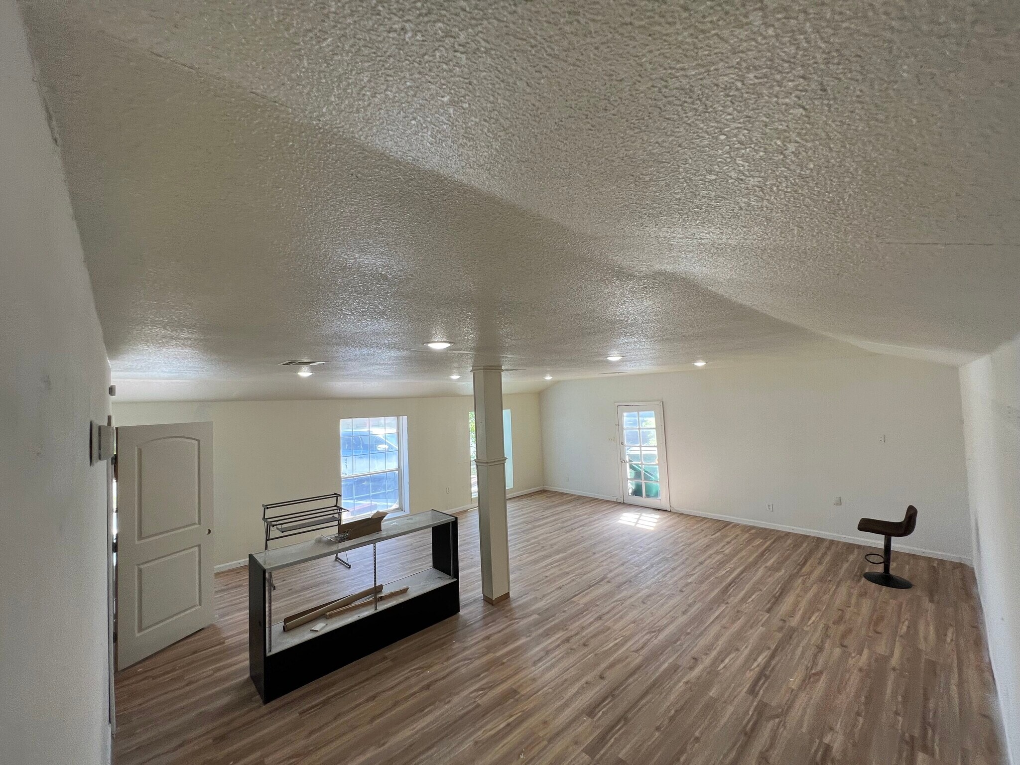 804 W 2nd St, Taylor, TX for sale Interior Photo- Image 1 of 1