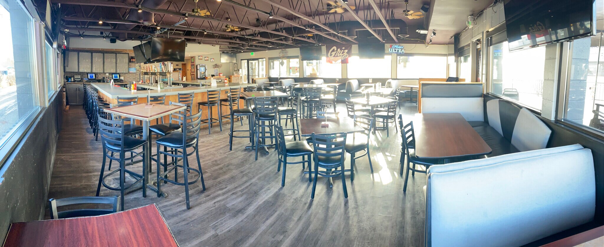 1396 E State St, Eagle, ID for sale Interior Photo- Image 1 of 1