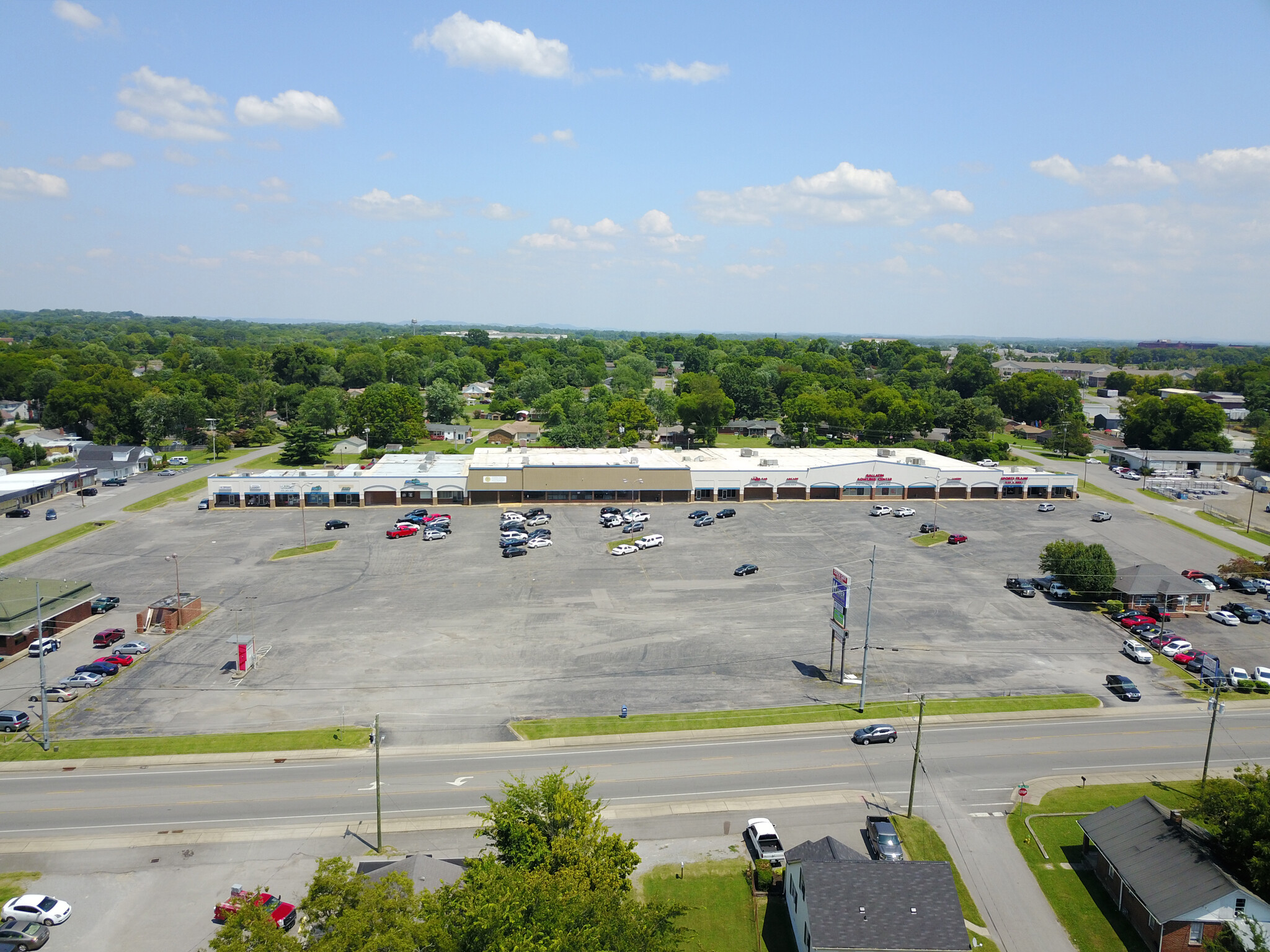 629-637 S Water Ave, Gallatin, TN for lease Building Photo- Image 1 of 8