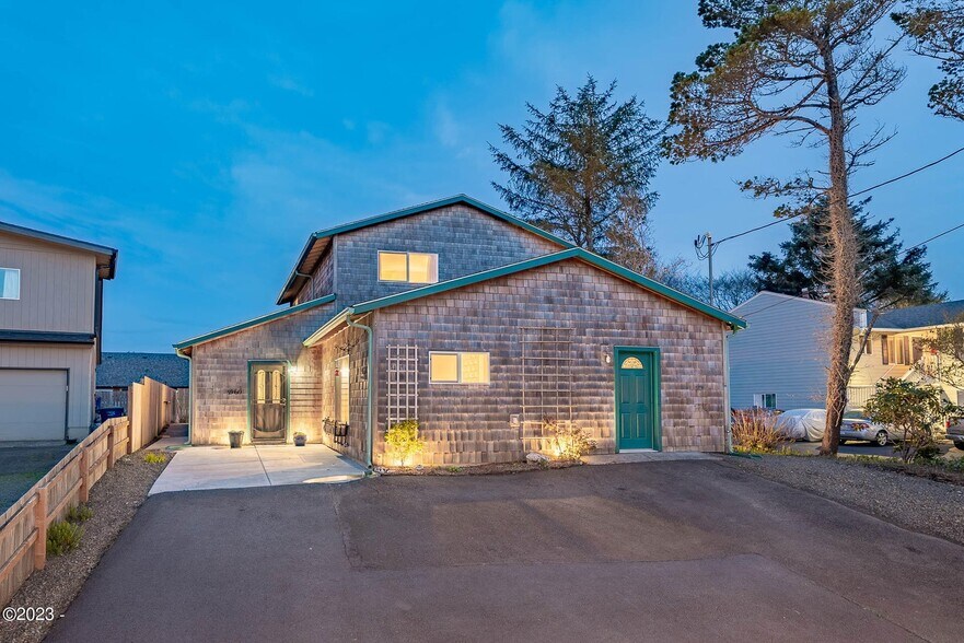 3960 Evergreen Ave, Depoe Bay, OR 97341 Store Front Retail