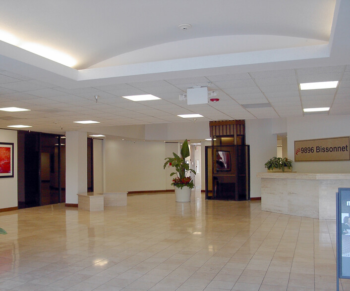 9896 Bissonnet St, Houston, TX for lease - Lobby - Image 3 of 5