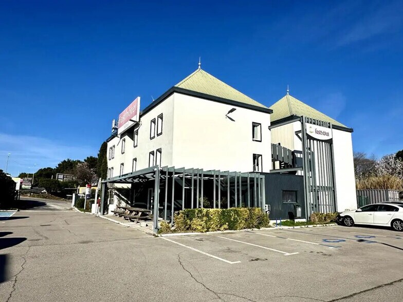 Flex in Saint-Jean-de-Védas for sale - Building Photo - Image 2 of 9