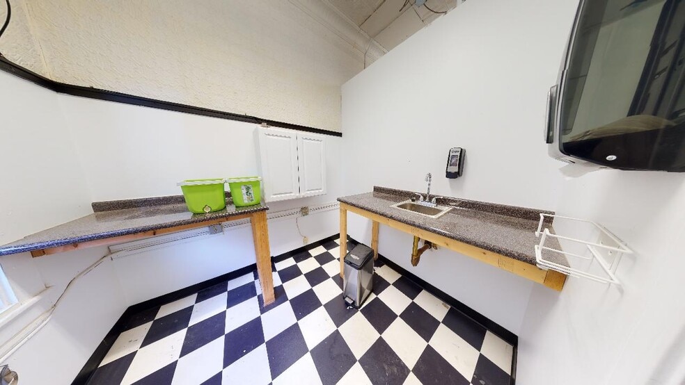 168 Main St, Webster, MA for lease - Building Photo - Image 3 of 11
