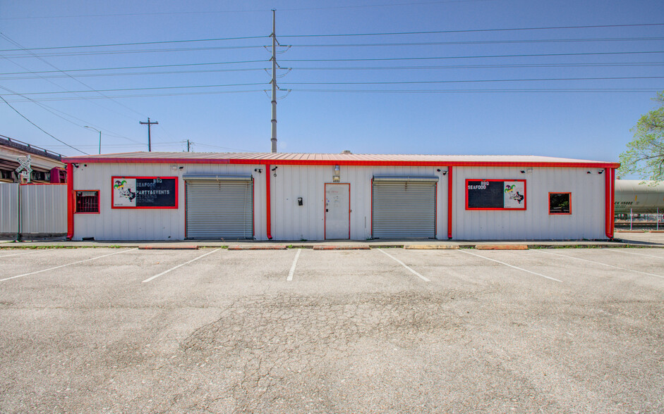 6555 Navigation Blvd, Houston, TX for lease - Building Photo - Image 2 of 51