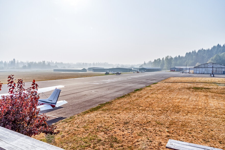 191 Airport Rd, Port Townsend, WA for lease - Building Photo - Image 2 of 77