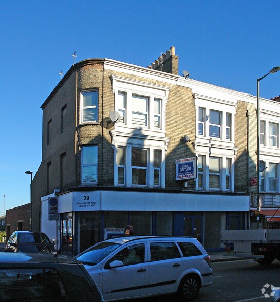 2931A Friern Rd, London, LND N11 1NE