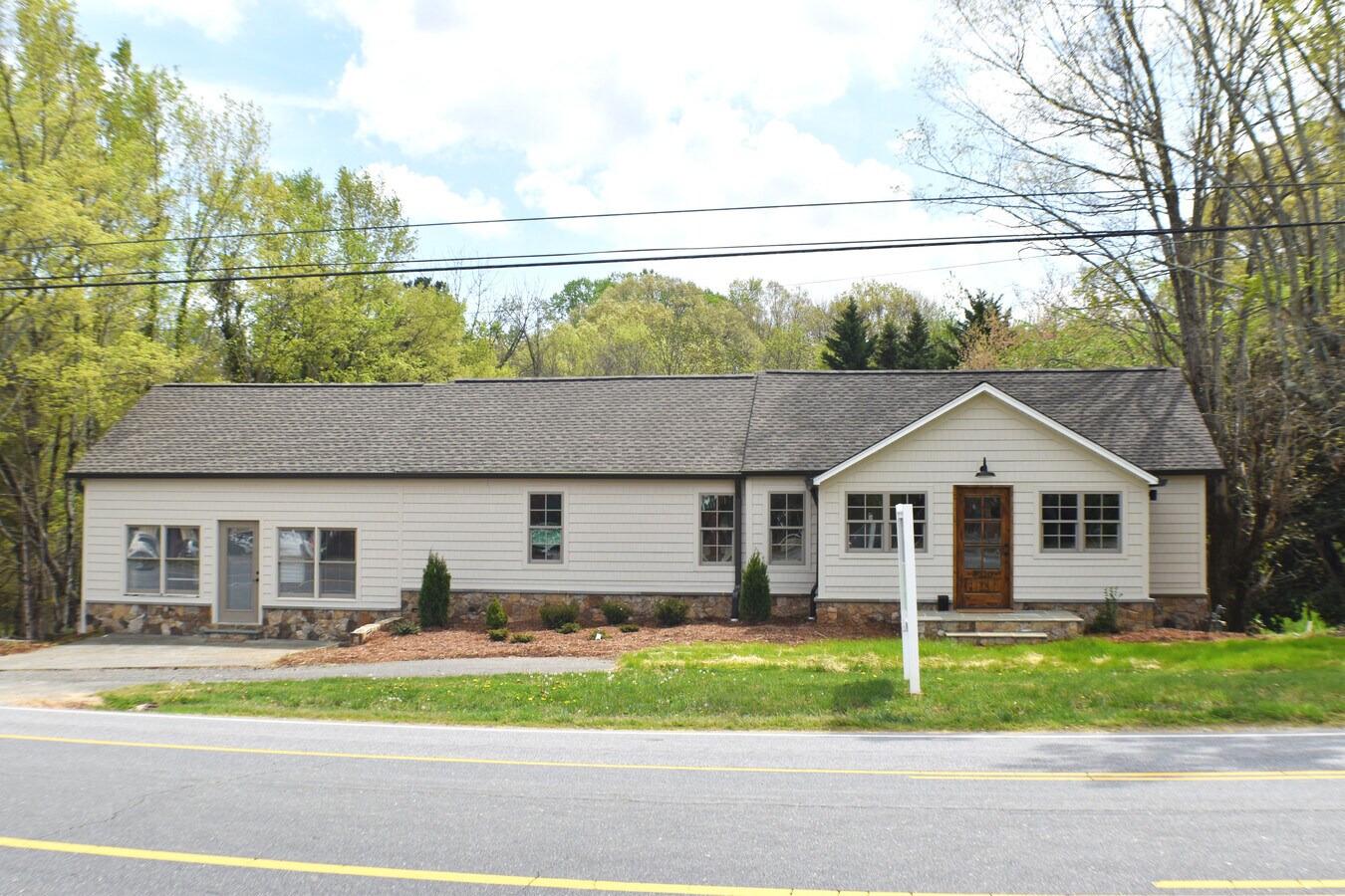 6220 Shallowford Rd, Lewisville, NC 27023