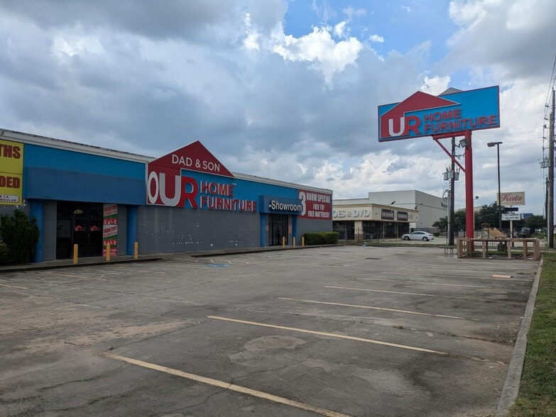 16747 I-45 Fwy, Houston, TX for lease - Building Photo - Image 2 of 5