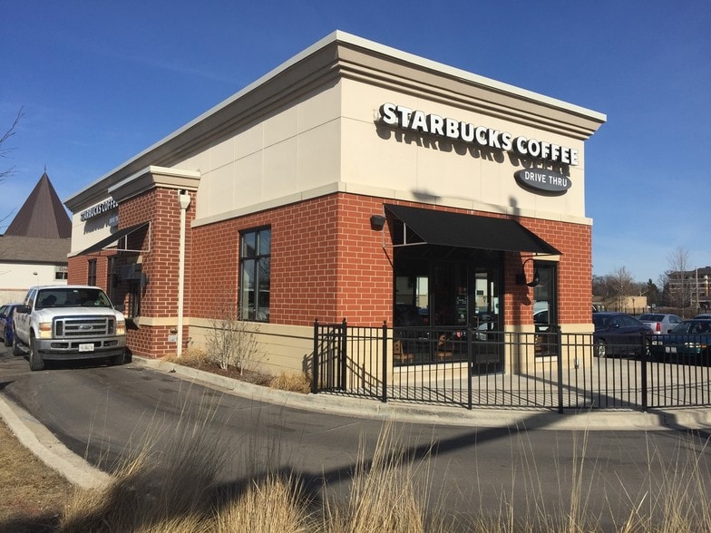 10 E Main St, Roselle, IL for sale - Primary Photo - Image 1 of 1