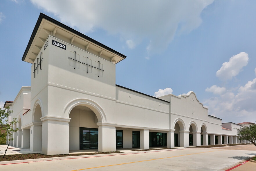 5800 N Interstate 35, Denton, TX for lease - Building Photo - Image 1 of 23
