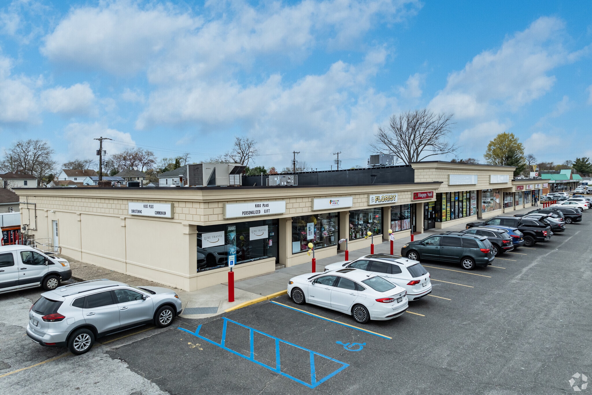 4222-4258 Hicksville Rd, Bethpage, NY for lease Building Photo- Image 1 of 4