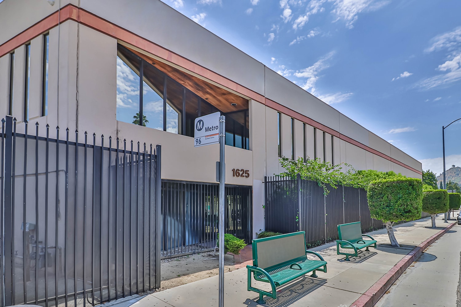 1625 Riverside Dr, Los Angeles, CA for lease Building Photo- Image 1 of 16